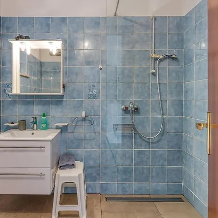 Lovely With Jacuzzi Holiday home *