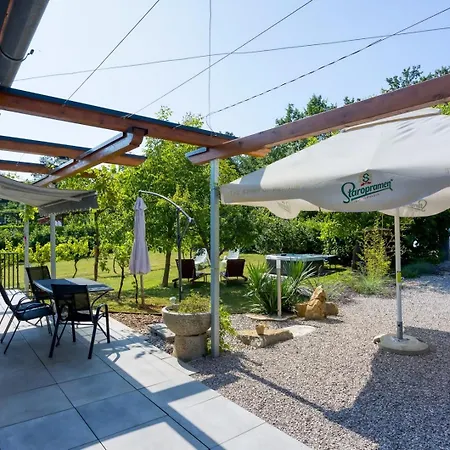 Holiday home Lovely With Jacuzzi Veligolji