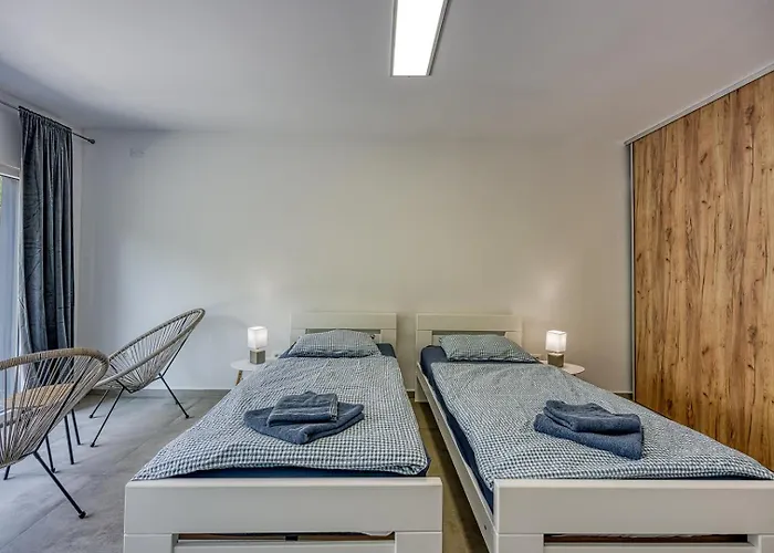 Lovely With Jacuzzi *