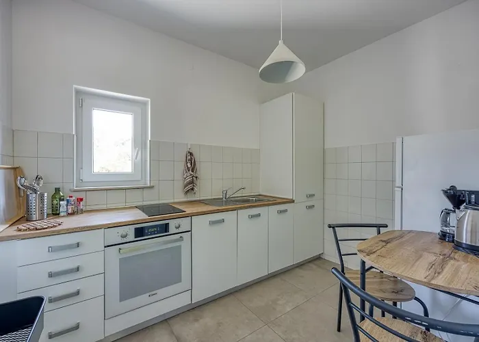 펜션 Lovely With Jacuzzi Veligolji