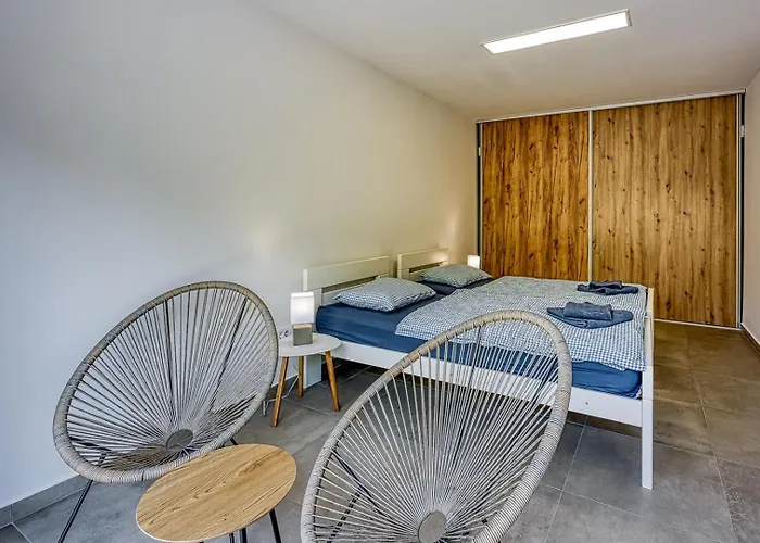 펜션 Lovely With Jacuzzi Veligolji