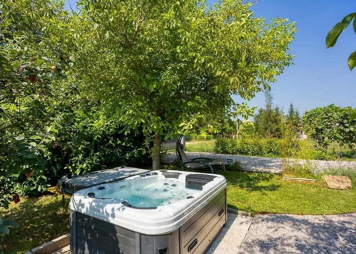 Lovely With Jacuzzi 펜션